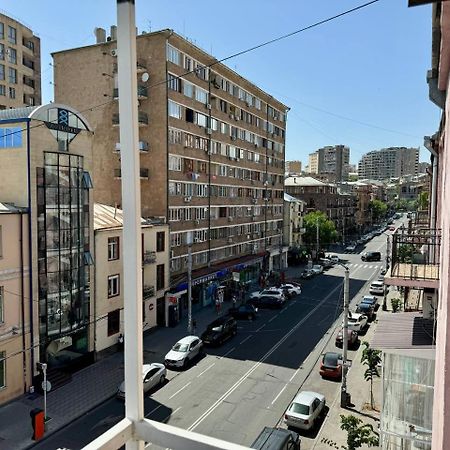 California Hostel Ереван Екстериор снимка
