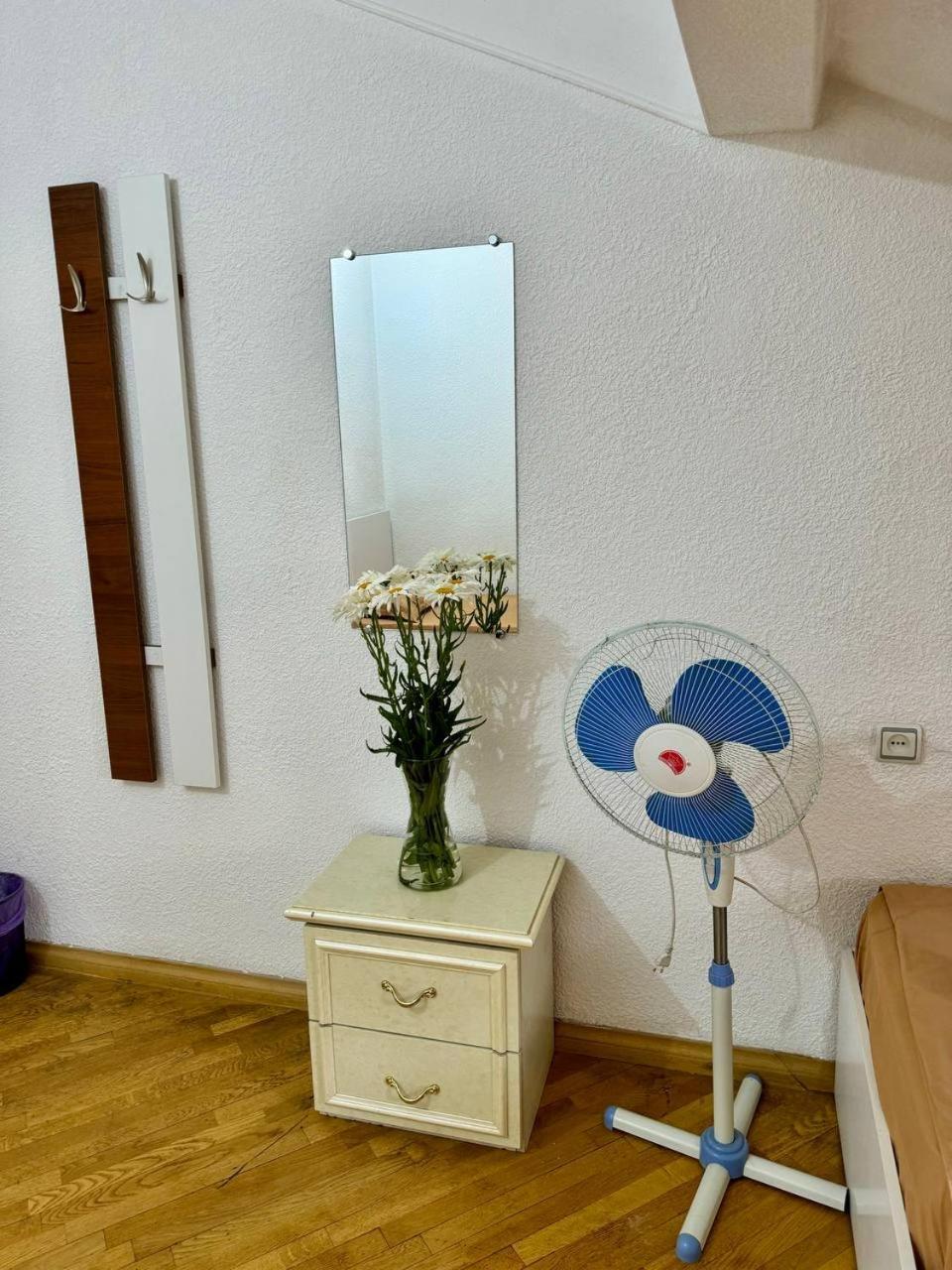 California Hostel Ереван Екстериор снимка