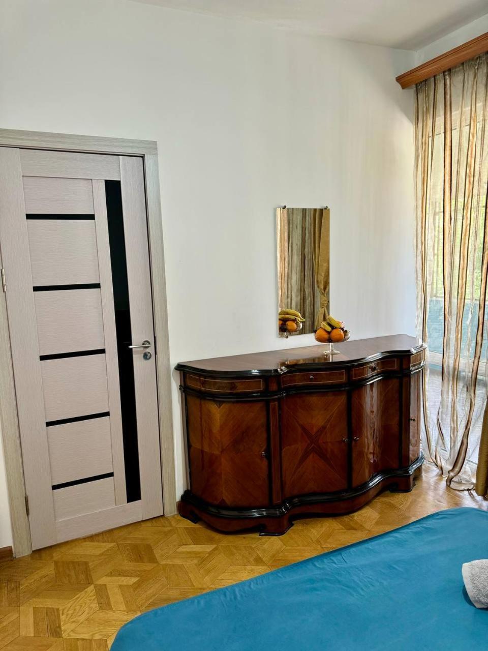 California Hostel Ереван Екстериор снимка