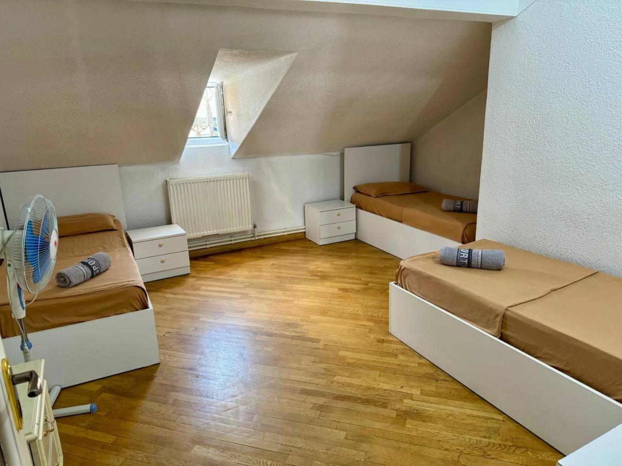 California Hostel Ереван Екстериор снимка